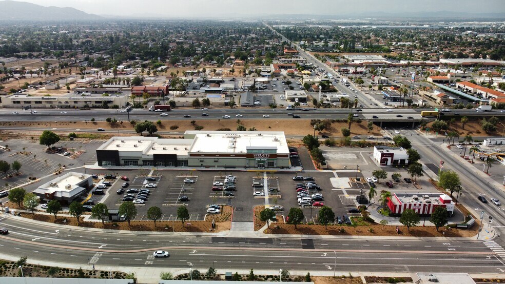 24318 Hemlock Ave, Moreno Valley, CA à louer - Photo de l’immeuble – Image 3 sur 16