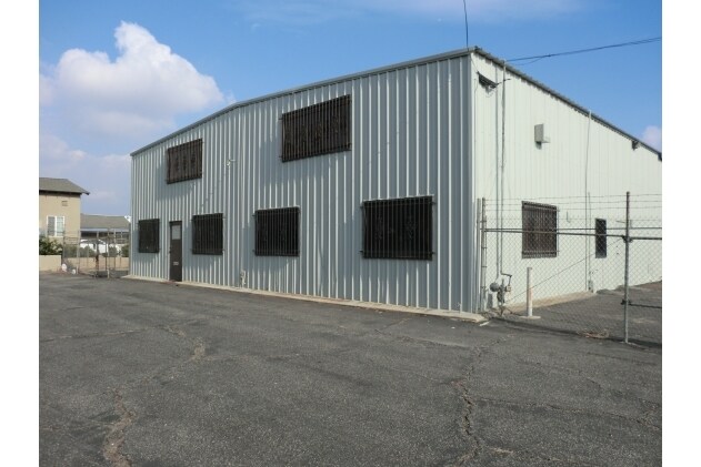 1639 S Campus Ave, Ontario, CA à louer - Photo de l’immeuble – Image 1 sur 8