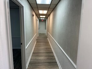 2806 N 34th St, Tampa, FL à louer Photo intérieure– Image 2 sur 7