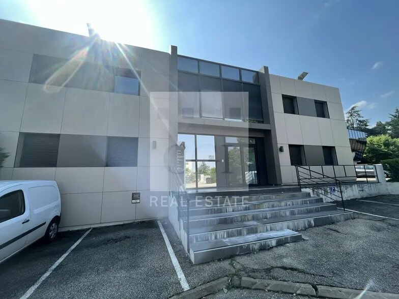 Bureau dans Francheville à vendre - Photo de l’immeuble – Image 1 sur 10