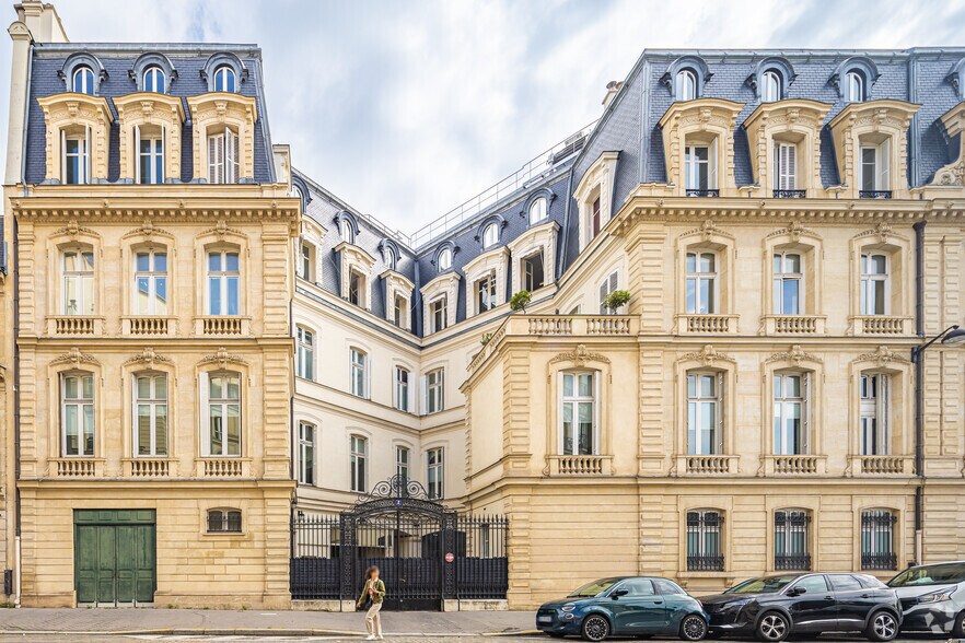 1 Avenue Franklin D. Roosevelt, Paris à louer - Photo de l’immeuble – Image 2 sur 3