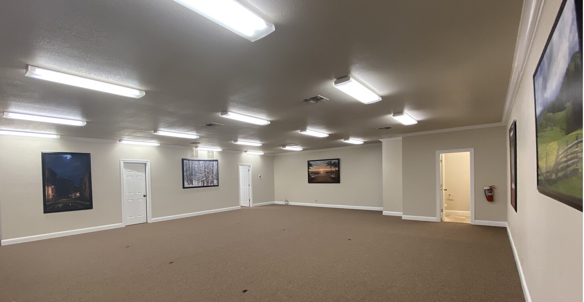 833 Mistletoe Ln, Redding, CA à louer Photo principale– Image 1 sur 11