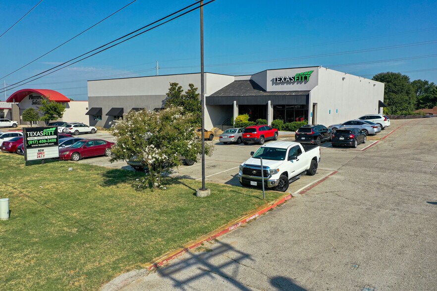 1917 W Pioneer Pky, Arlington, TX à vendre - Photo de l’immeuble – Image 2 sur 12