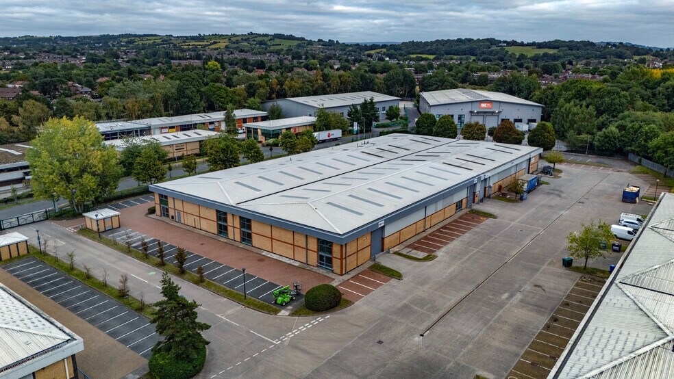 Castlehill Industrial Estate, Horsfield Way Way, Stockport à louer - Photo de l’immeuble – Image 2 sur 13