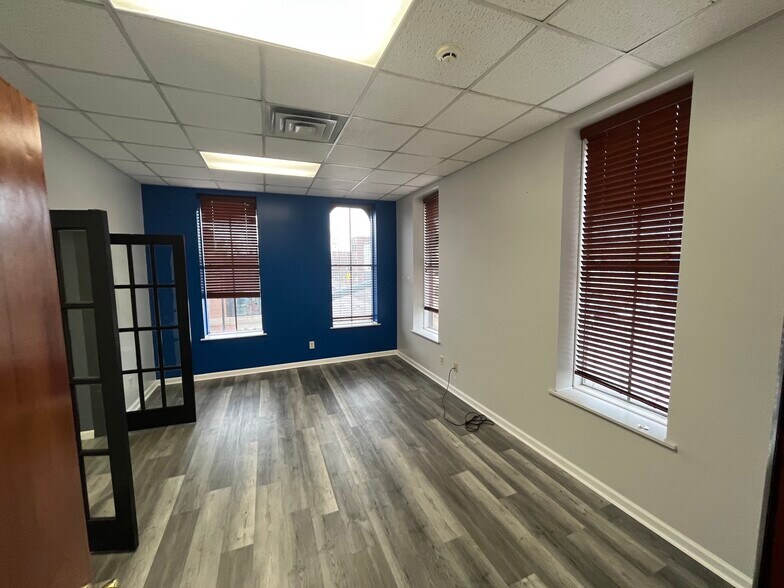 201 W Main St, Plainfield, IN à louer - Photo de l’immeuble – Image 2 sur 5