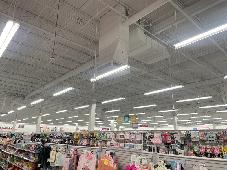 10000 W Sahara Ave, Las Vegas, NV à louer - Photo intérieure – Image 3 sur 5