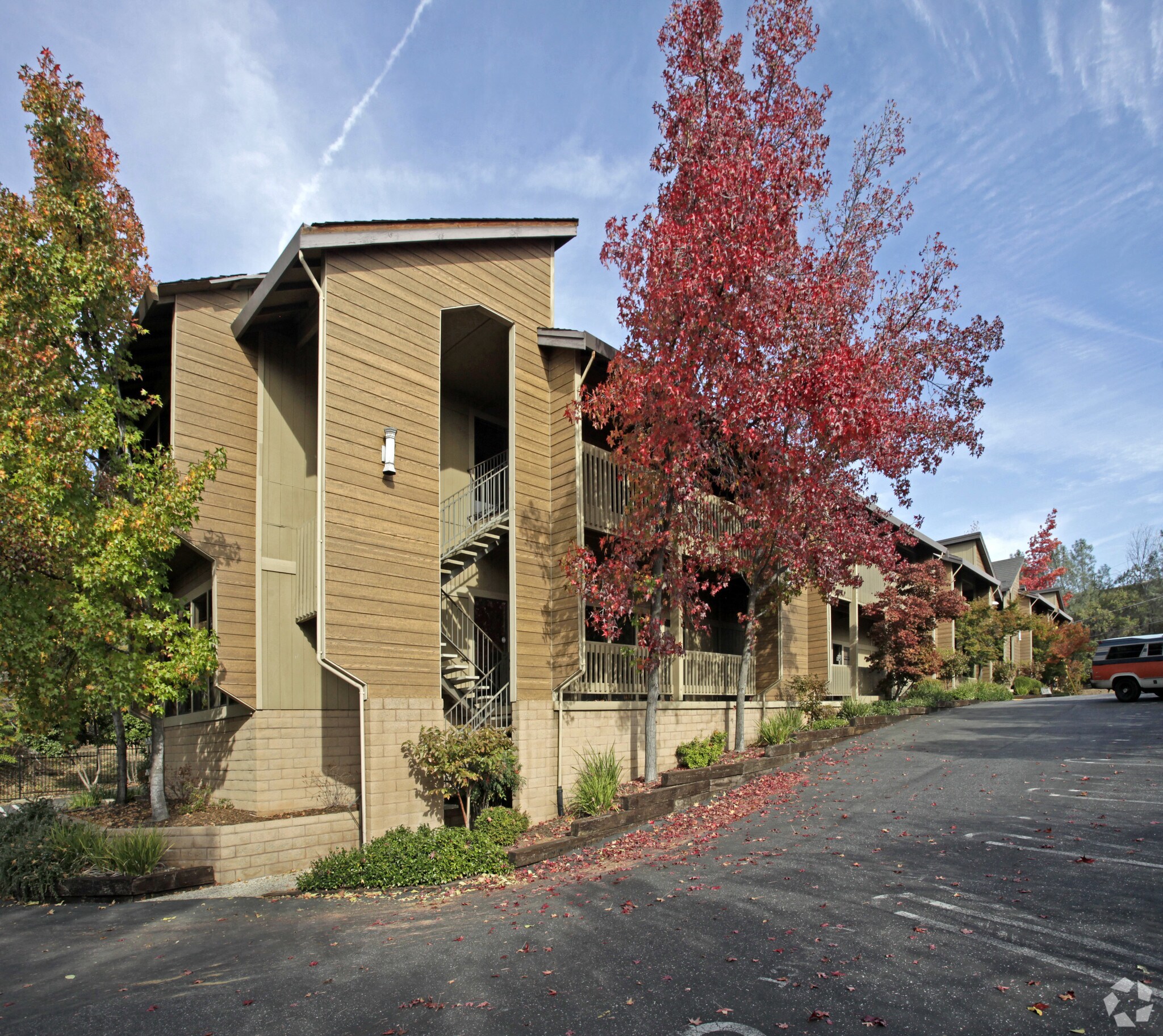 251 Auburn Ravine Rd, Auburn, CA à louer Photo principale– Image 1 sur 8