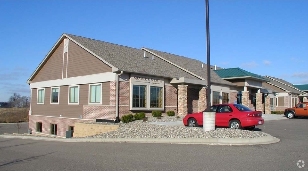 2269-2279 Waters Dr, Mendota Heights, MN à louer - Photo de l’immeuble – Image 2 sur 9