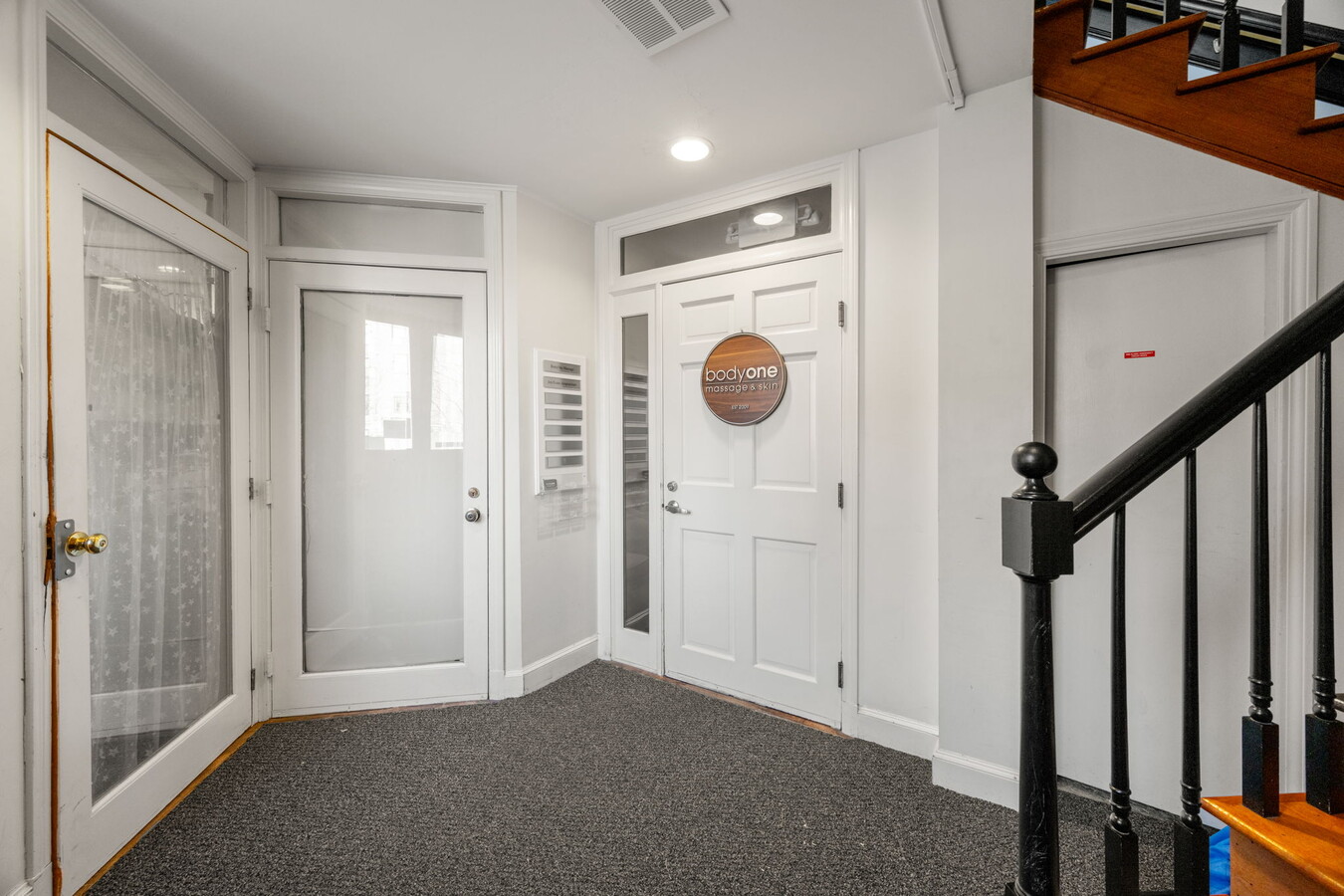 1776 Massachusetts Ave, Cambridge, MA 02140 - Lot 2B -  - Photo intérieure - Image 1 of 15