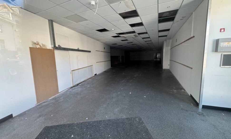 13 Victoria Rd, Dartmouth à louer - Photo intérieure – Image 3 sur 4