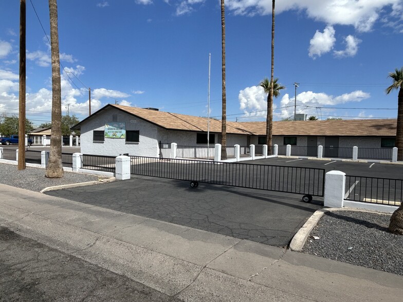 3526 W Polk St, Phoenix, AZ à louer - Photo de l’immeuble – Image 1 sur 25