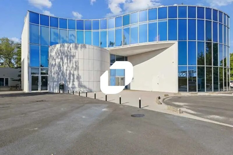 Bureau dans Évry-Courcouronnes à louer - Photo de l’immeuble – Image 1 sur 19