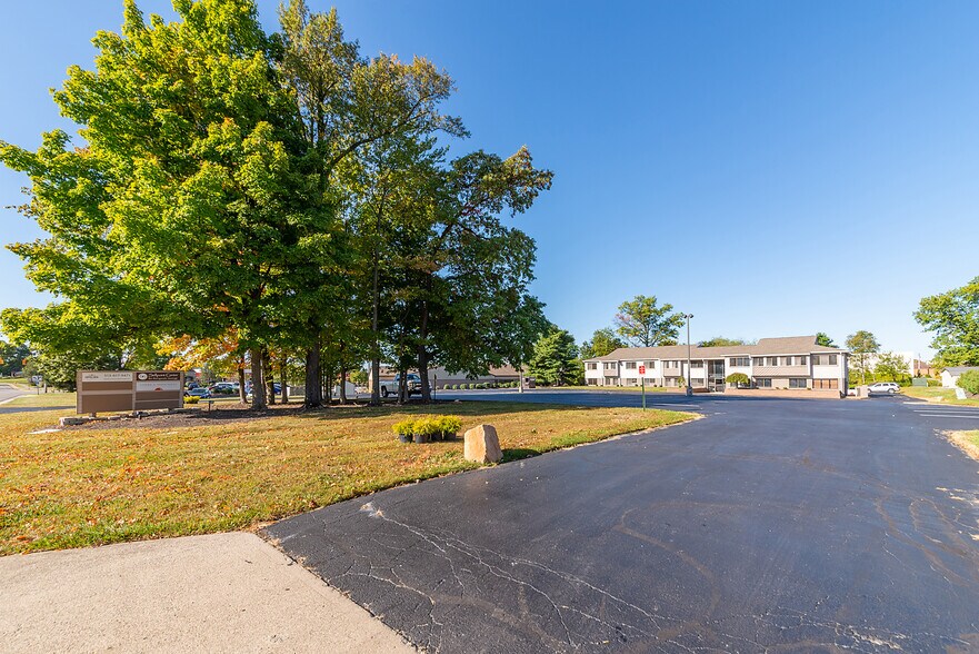 11223 Cornell Park Dr, Cincinnati, OH à vendre - Photo de l’immeuble – Image 3 sur 23