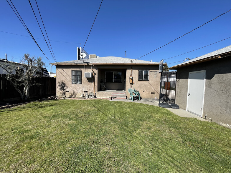 1313 Brundage Ln, Bakersfield, CA à louer - Photo de l’immeuble – Image 2 sur 21