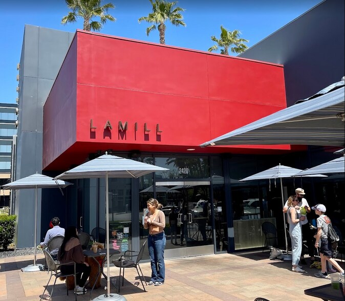 2400 E. Katella Ave, Anaheim, CA à louer - Photo de l’immeuble – Image 3 sur 6