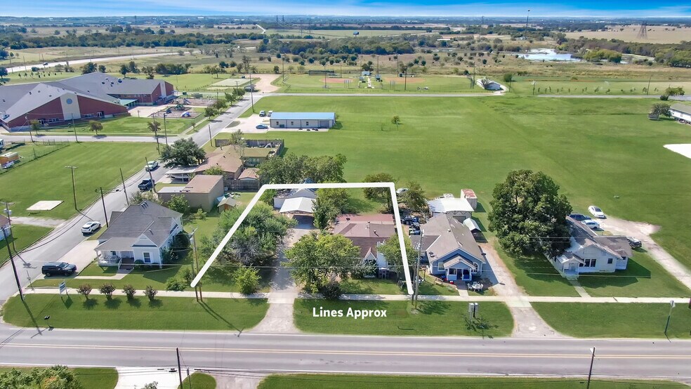 305 W Main St, Gunter, TX à vendre - Aérien – Image 2 sur 3
