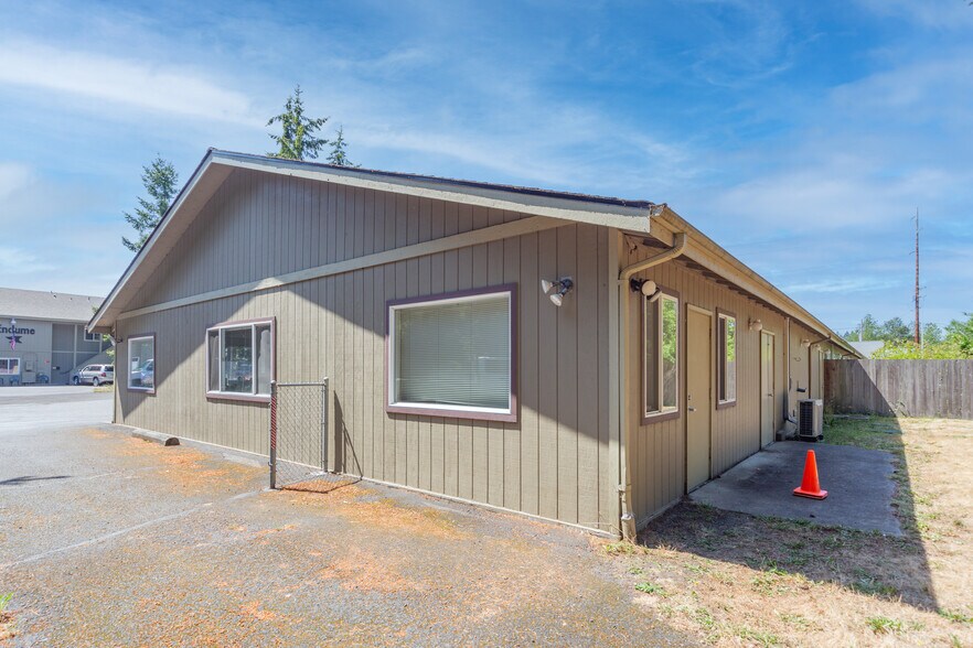 31 Colwell St, Port Hadlock, WA à louer - Photo de l’immeuble – Image 2 sur 29