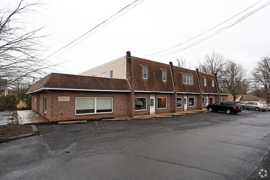 809 N Bethlehem Pike, Spring House, PA à louer - Photo principale – Image 1 sur 6