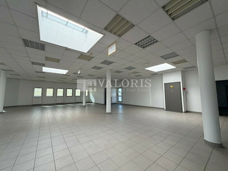 20 Avenue Lucien Buisson, Meyzieu à louer - Photo de l’immeuble – Image 1 sur 8