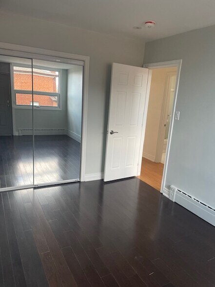3271 Dufferin St, Toronto, ON à louer - Photo intérieure – Image 2 sur 12