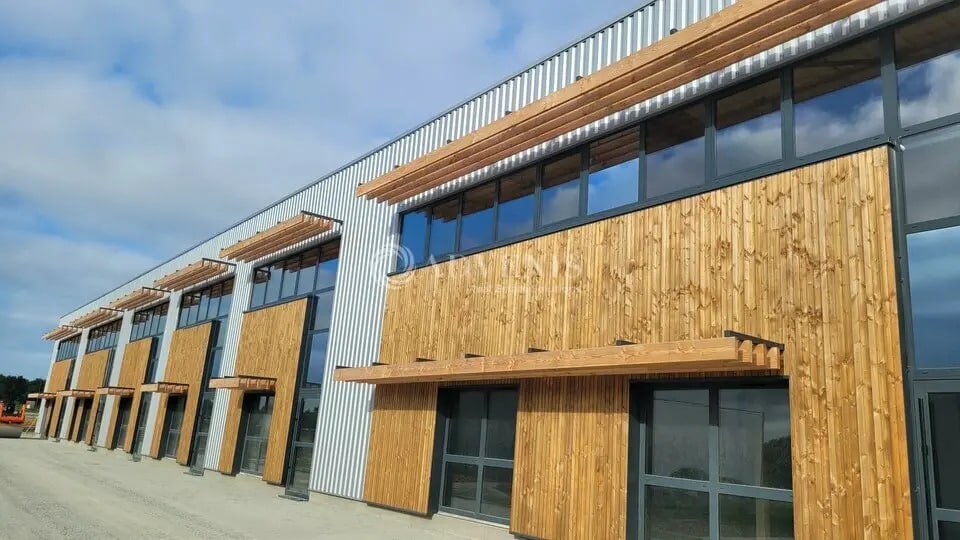 Local d'activités dans GRANDCHAMP-DES-FONTAINES à vendre - Photo de l’immeuble – Image 3 sur 5