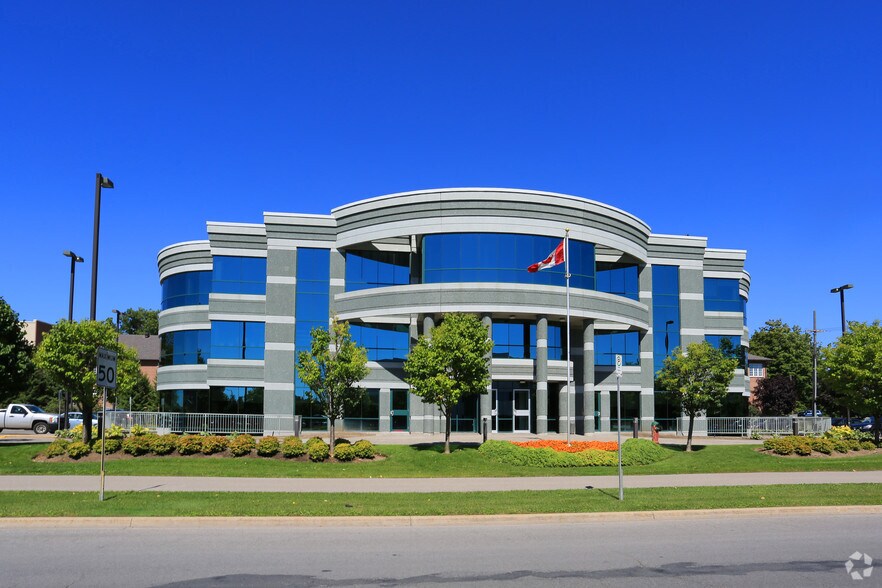 299 Lakeshore Dr, Barrie, ON à louer - Photo principale – Image 1 sur 4