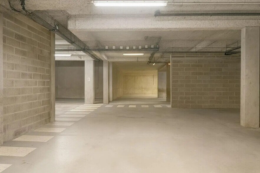 Industriel/Logistique dans Malakoff à louer - Photo de l’immeuble – Image 3 sur 6