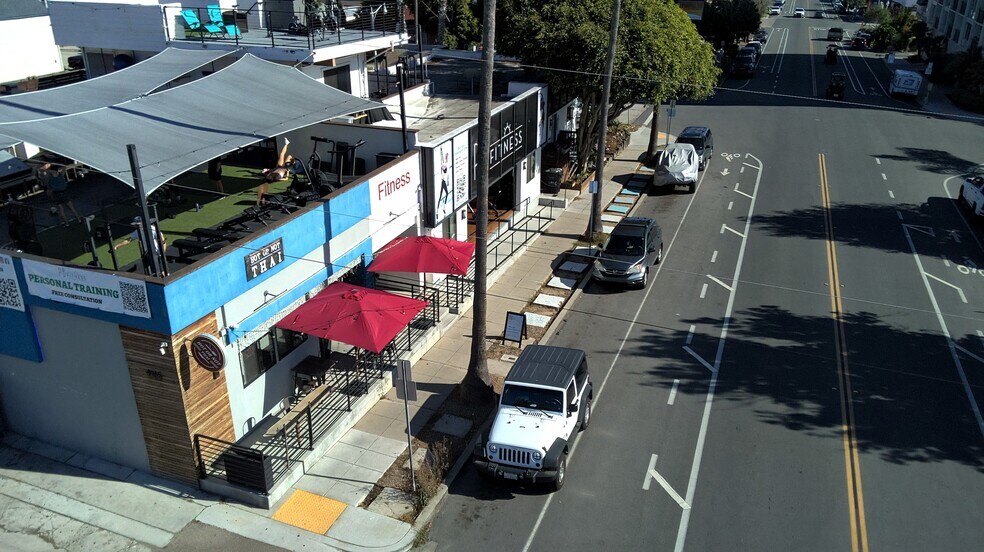 4955 Cass St, San Diego, CA à vendre - Photo de l’immeuble – Image 3 sur 15