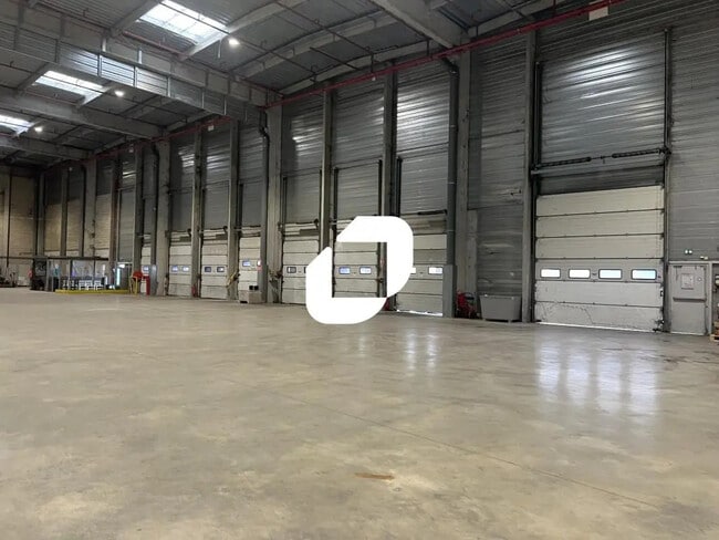 Plus de détails pour 9 Boulevard De L'Europe, Combs-la-Ville - Bureau, Industriel/Logistique à louer