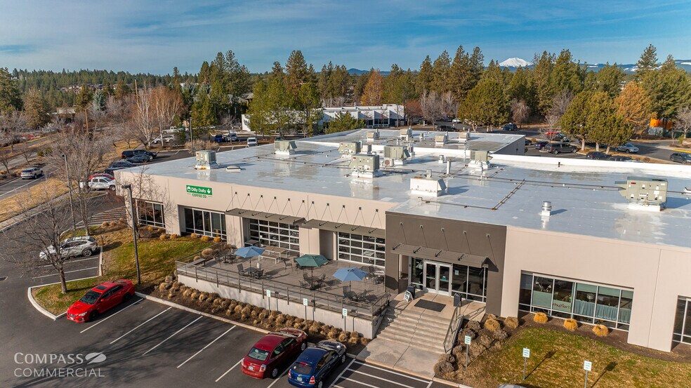 1001 SW Emkay Dr, Bend, OR à louer - Photo de l’immeuble – Image 3 sur 7