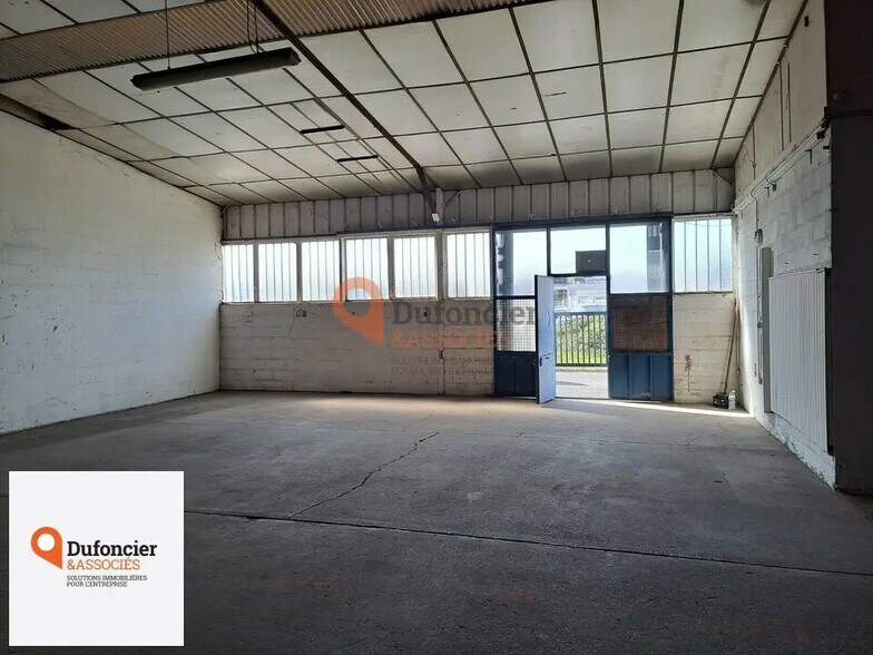 Bureau dans Châtellerault à louer - Photo de l’immeuble – Image 3 sur 6