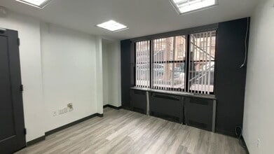 44 E 67th St, New York, NY à louer - Vidéo sur l’annonce professionnelle 