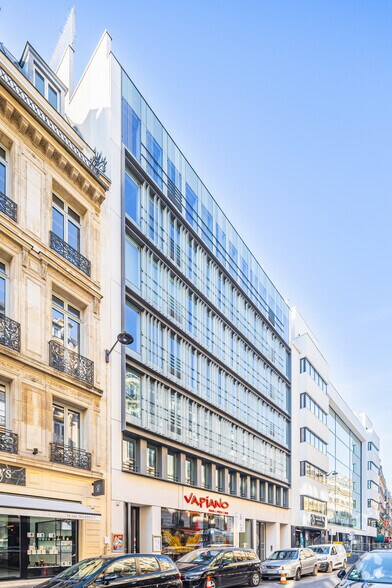 36 Rue Marbeuf, Paris à louer - Photo de l’immeuble – Image 3 sur 14