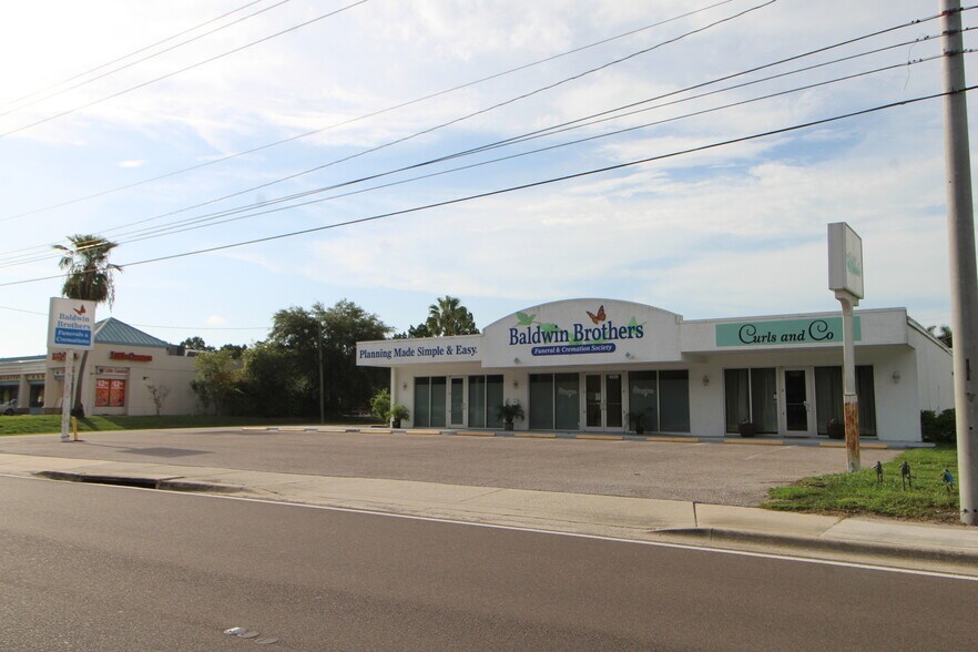4609 Bee Ridge Rd, Sarasota, FL à vendre - Photo de l’immeuble – Image 3 sur 7