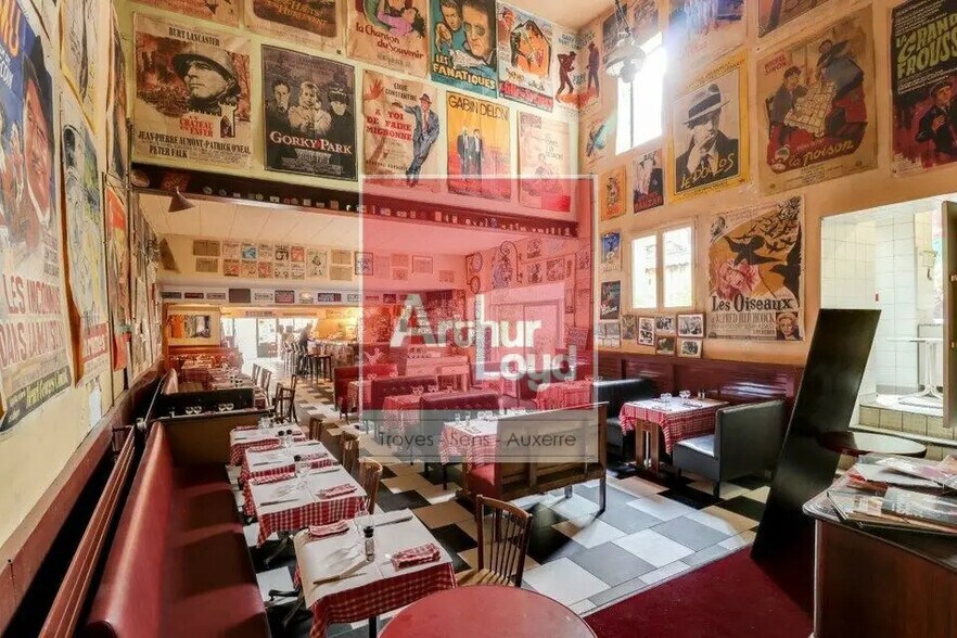 Local commercial dans Auxerre à vendre - Photo de l’immeuble – Image 2 sur 7