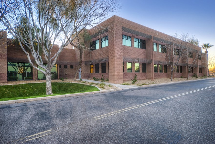 140 N Litchfield Rd, Goodyear, AZ à louer - Photo de l’immeuble – Image 1 sur 21