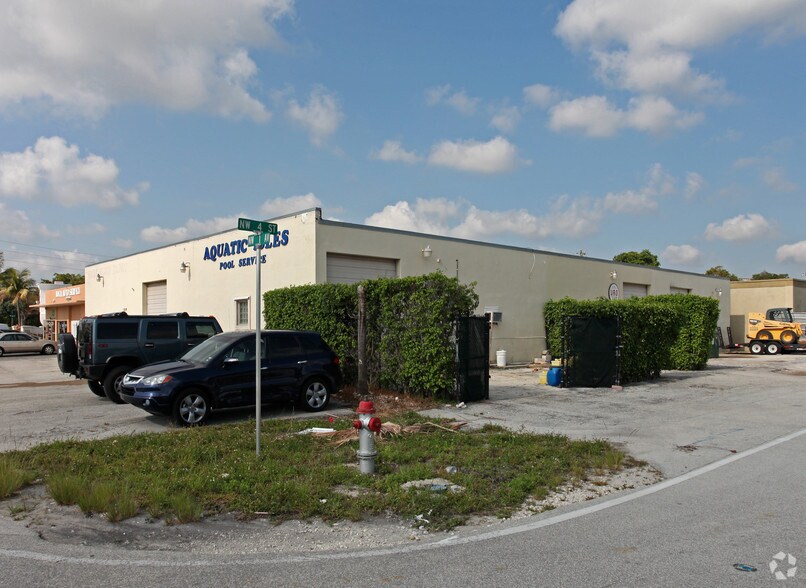 389 NW 1st Ave, Boca Raton, FL à louer - Photo de l’immeuble – Image 2 sur 3