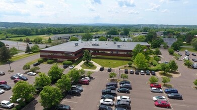 125 Business Park Dr, Utica, NY à louer Photo de l’immeuble– Image 1 sur 2