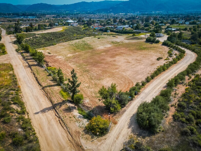 35239 Susan Dr, Wildomar, CA à vendre - Photo de l’immeuble – Image 3 sur 21