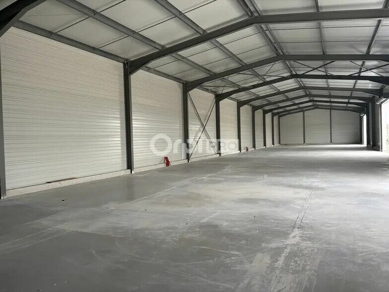 Local commercial dans Vedène à louer - Photo intérieure – Image 1 sur 3