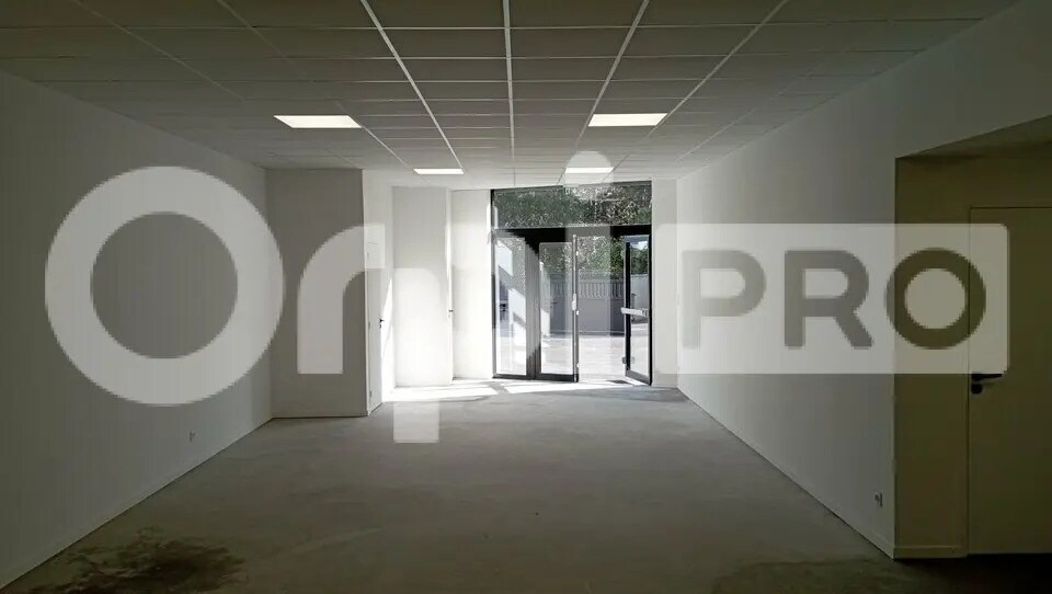 Local d’activités dans Tinqueux à louer - Photo de l’immeuble – Image 3 sur 8