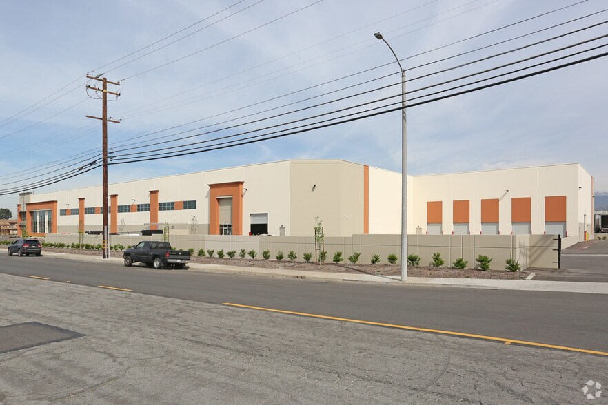 1258 S Reservoir St, Pomona, CA à louer - Photo de l’immeuble – Image 3 sur 4