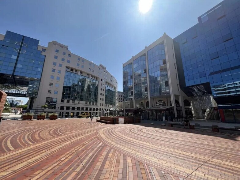 Bureau dans Nice à louer - Photo de l’immeuble – Image 1 sur 7