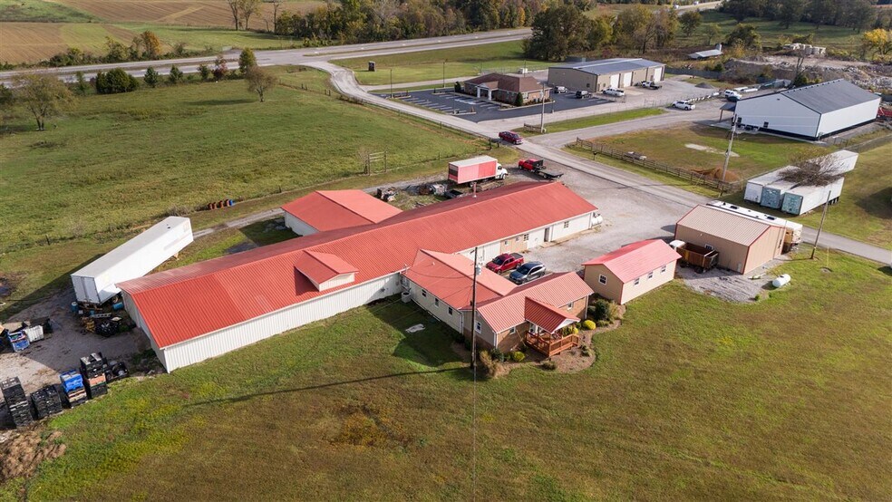 2290 W Jeff Davis Hwy, Elkton, KY à louer - Photo principale – Image 1 sur 11