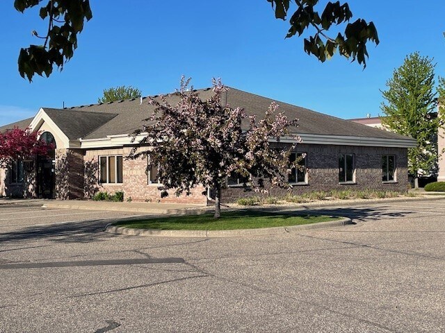 1885 NW Station Parkway, Andover, MN à louer - Photo de l’immeuble – Image 1 sur 4