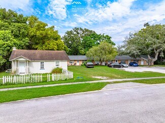 Plus de détails pour 5633 Crissman Dr N, Saint Petersburg, FL - Logement à vendre