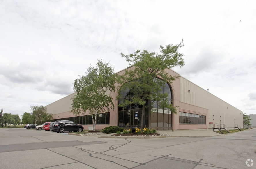 7680 Tranmere Dr, Mississauga, ON à louer - Photo principale – Image 1 sur 2