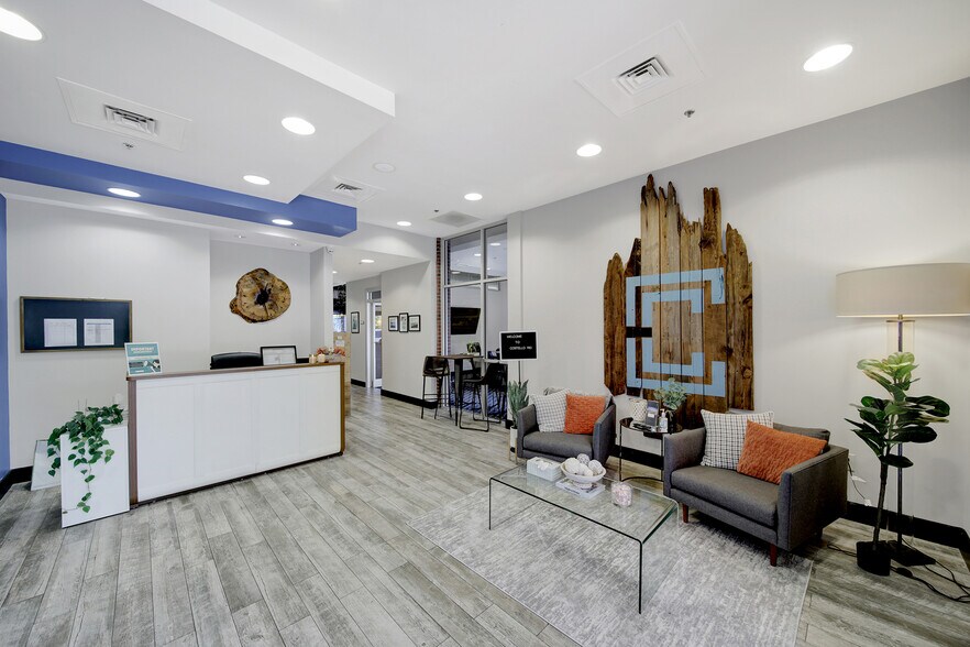 2010 S Tryon St, Charlotte, NC à vendre - Photo de l’immeuble – Image 3 sur 28