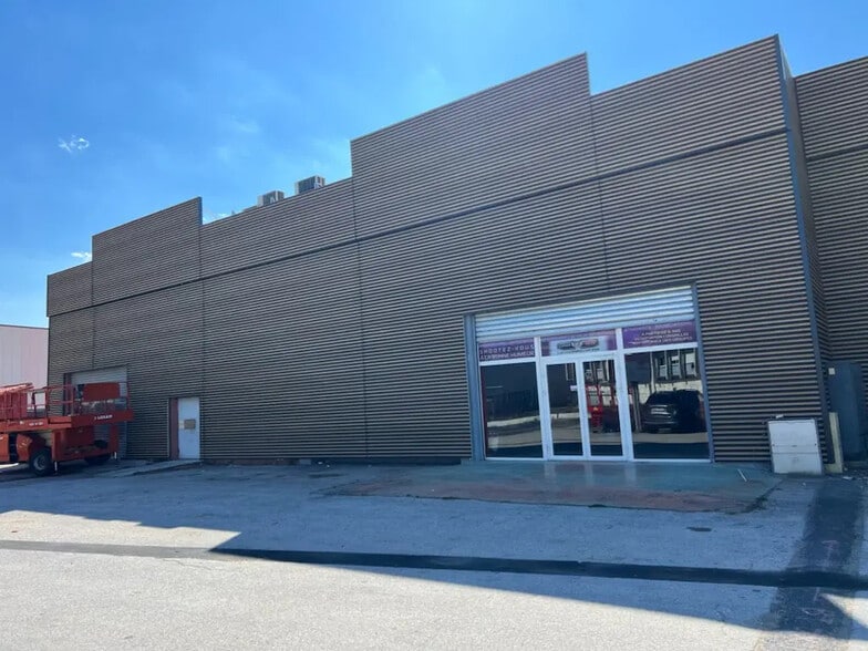 136 Avenue Victor Dalbiez, Perpignan à louer - Photo de l’immeuble – Image 1 sur 16