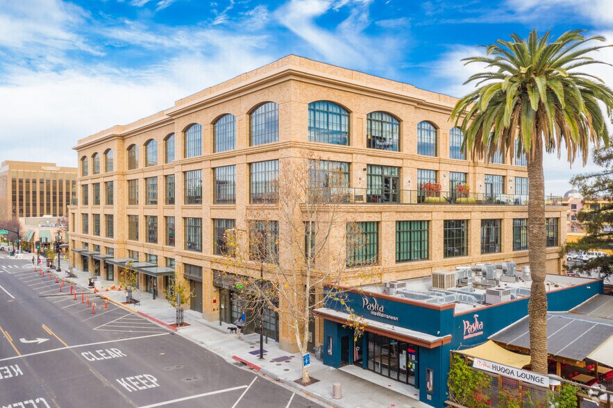 2075 Broadway St, Redwood City, CA à louer - Photo de l’immeuble – Image 2 sur 16